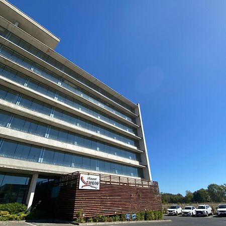 Hotel Wyndham Concepcion Pettra Exterior foto The headquarters of the National University of Quilmes, in Bernal, Buenos Aires Province.