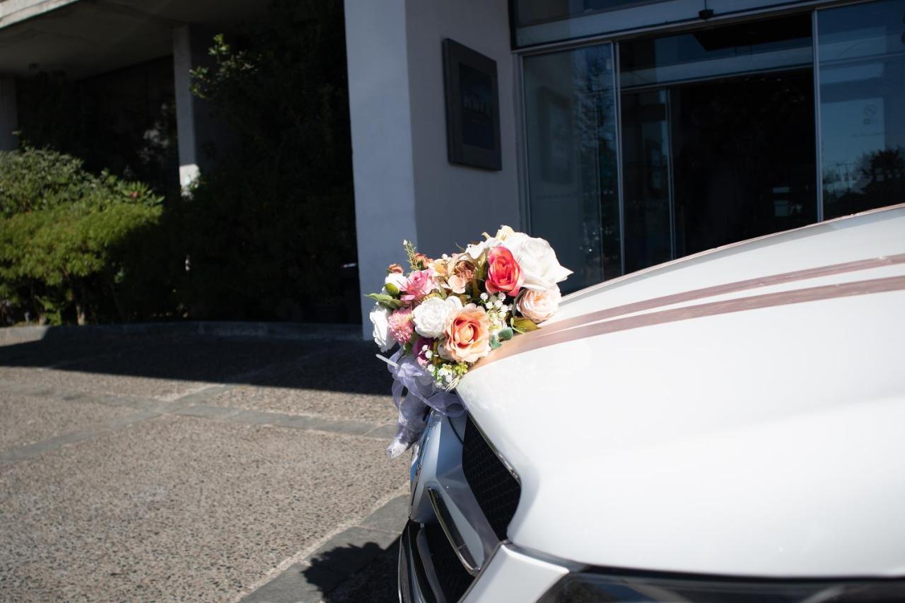 Hotel Wyndham Concepcion Pettra Exterior foto Wedding car