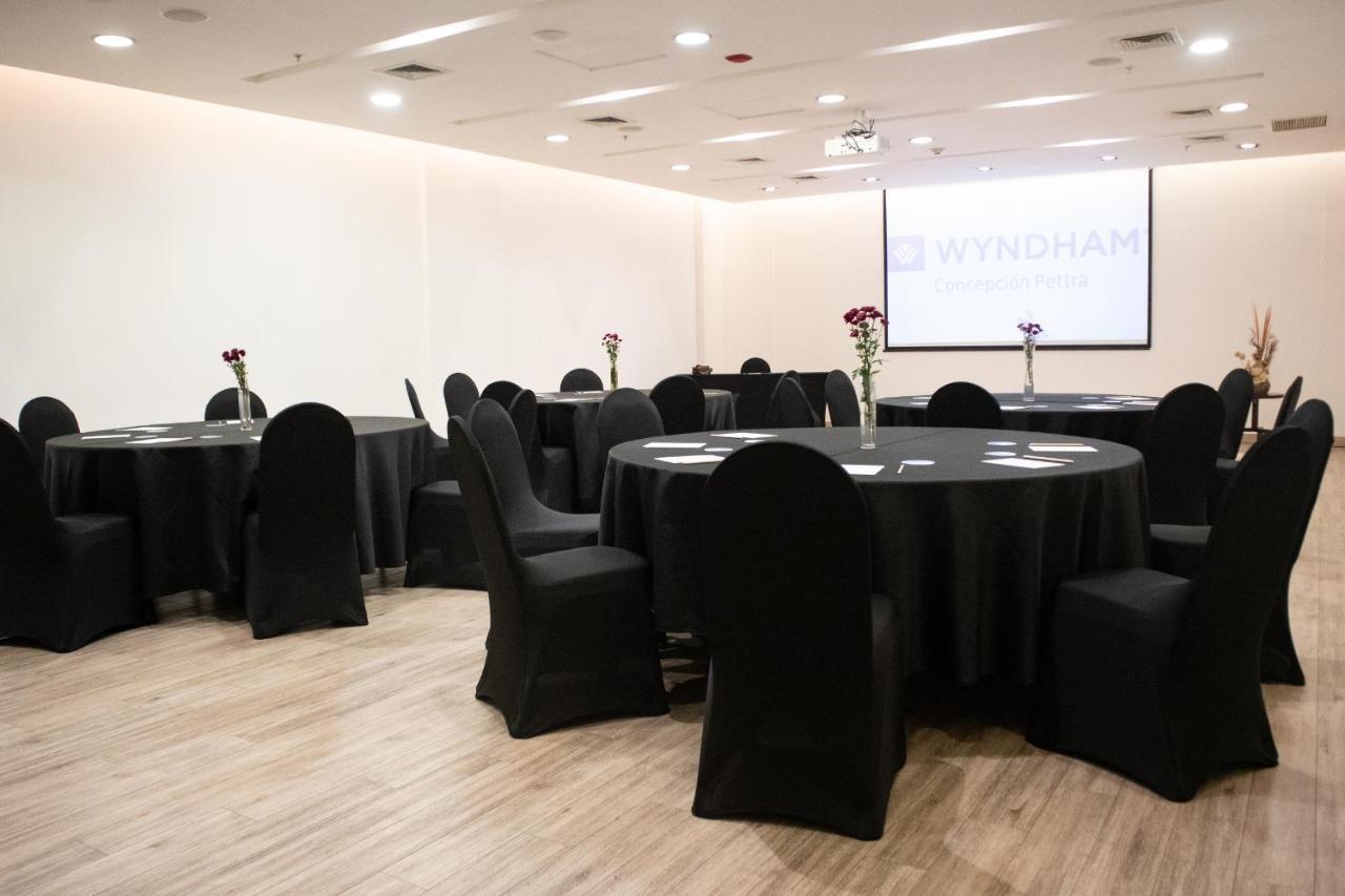 Hotel Wyndham Concepcion Pettra Exterior foto Meeting room